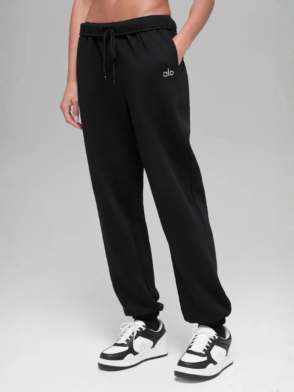 Size S | Alo Yoga Accolade Sweatpant Black
